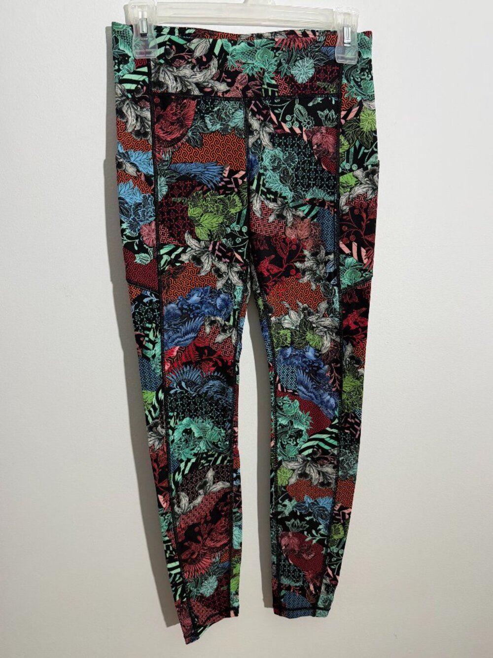 Lululemon Speed Up Tight Full On Luxtreme 28 Zen Clash Print